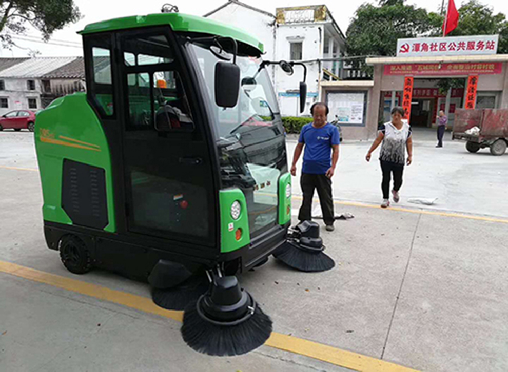 DQS electric sweeper